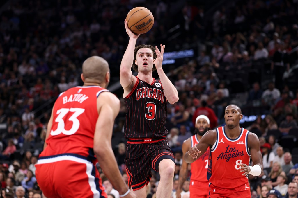 Josh Giddey on track to break Michael Jordan record for Chicago Bulls
