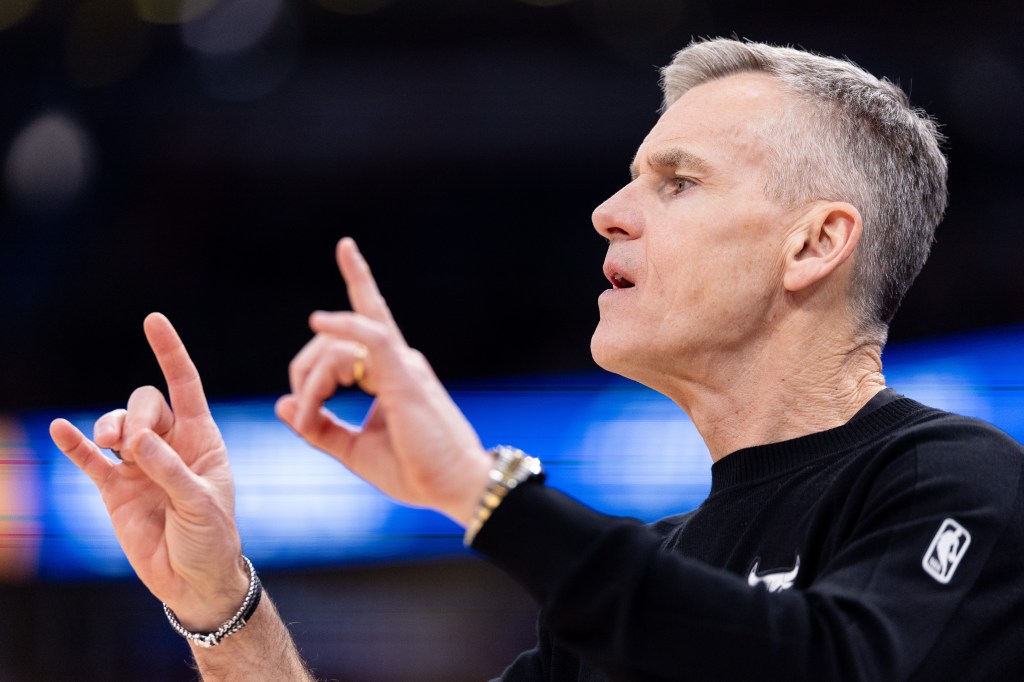 Chicago Bulls coach remains committed amid rumors