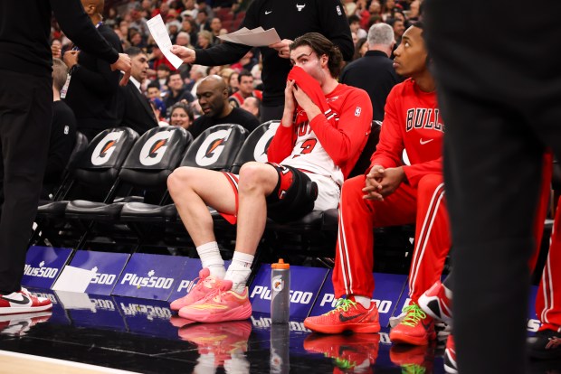 Chicago Bulls guard Josh Giddey (3) sits on the bench as the Chicago Bulls trail during the first quarter against the Milwaukee Bucks at the United Center on Sunday, March 1, 2026. (Eileen T. Meslar/Chicago Tribune)