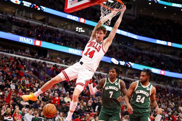 Chicago Bulls forward Matas Buzelis (14) dunks during the second quarter against the Milwaukee Bucks at the United Center on Sunday, March 1, 2026. (Eileen T. Meslar/Chicago Tribune)