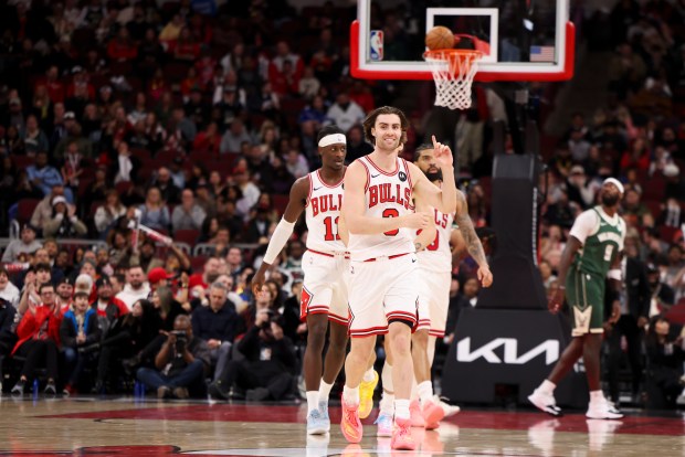 Chicago Bulls guard Josh Giddey (3) celebrates after the Chicago Bulls took the lead against the Milwaukee Bucks during the fourth quarter at the United Center on Sunday, March 1, 2026. (Eileen T. Meslar/Chicago Tribune)