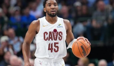 Evan Mobley scores 29 points and the Cavaliers rout the Mavericks 138-105