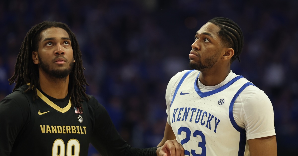 Kentucky guard Collin Chandler takes the ball up against Vanderbilt (Dr. Michael Huang, Kentucky Sports Radio/On3)