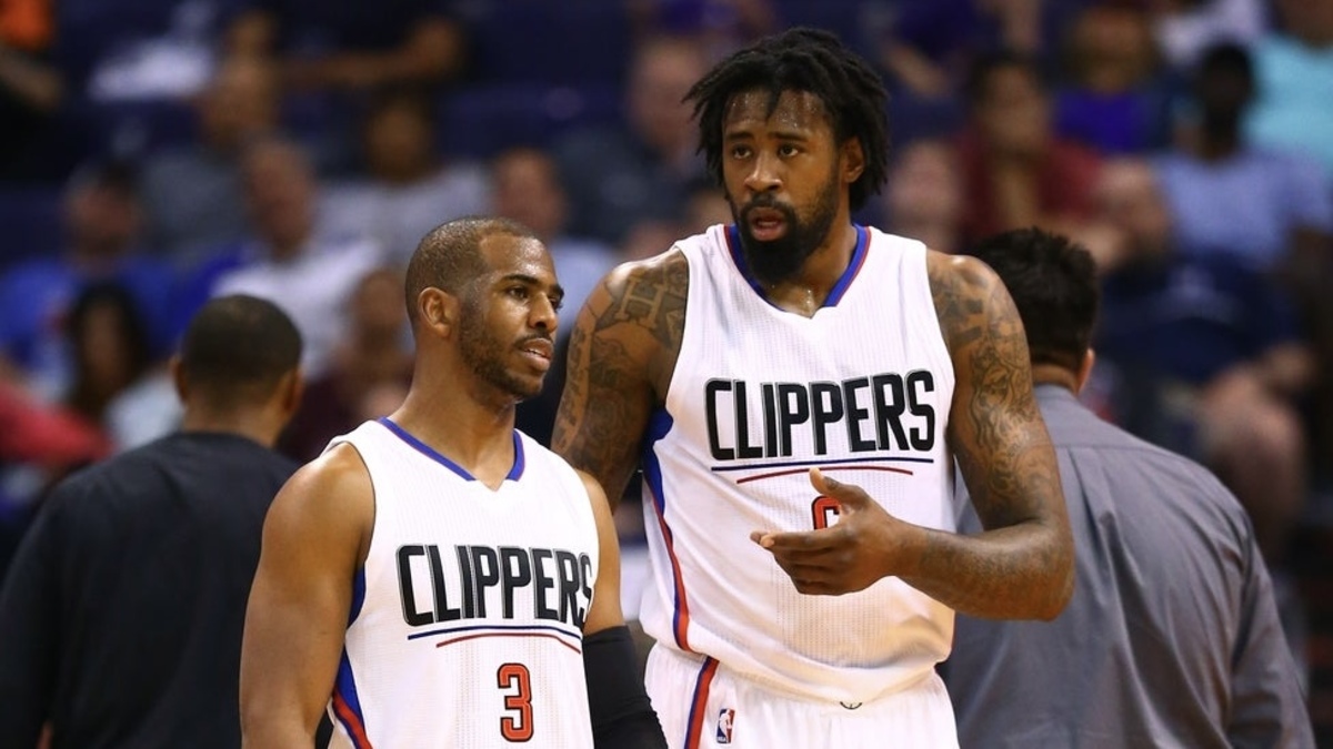 Los Angeles Clippers guard Chris Paul (3) and center DeAndre Jordan (6) against the Phoenix Suns at Talking Stick Resort Arena. The Clippers defeated the Suns 124-118.