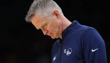 Golden State Warriors Player Reportedly In Walking Boot Ahead Of Rockets Game