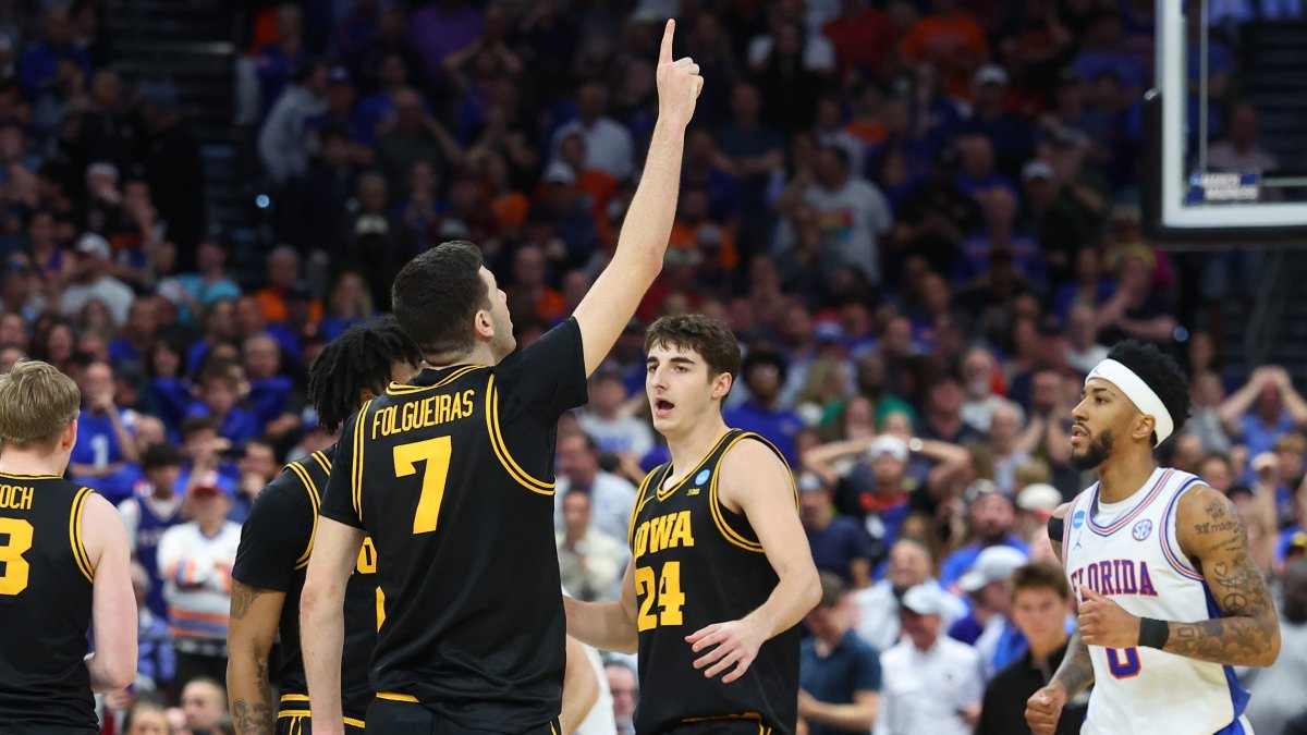 No. 9 Iowa stuns No. 1 Florida 73-72 as reigning champs fall – NBC Sports Philadelphia