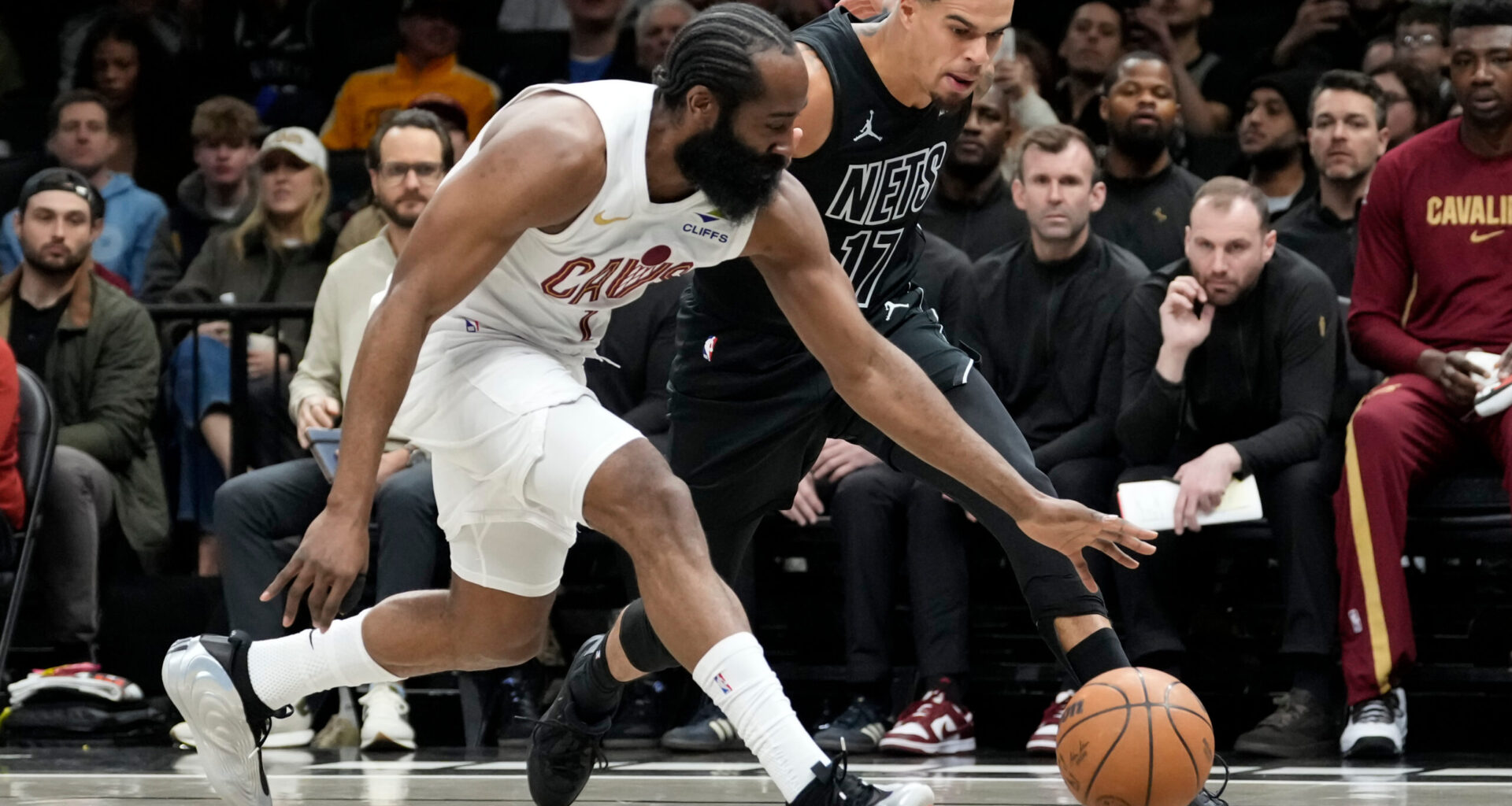 James Harden and the Cavaliers stayed one step ahead of Michael Porter Jr. and the Nets on Sunday at Barclays Center. Photo: Yuki Iwamura/AP