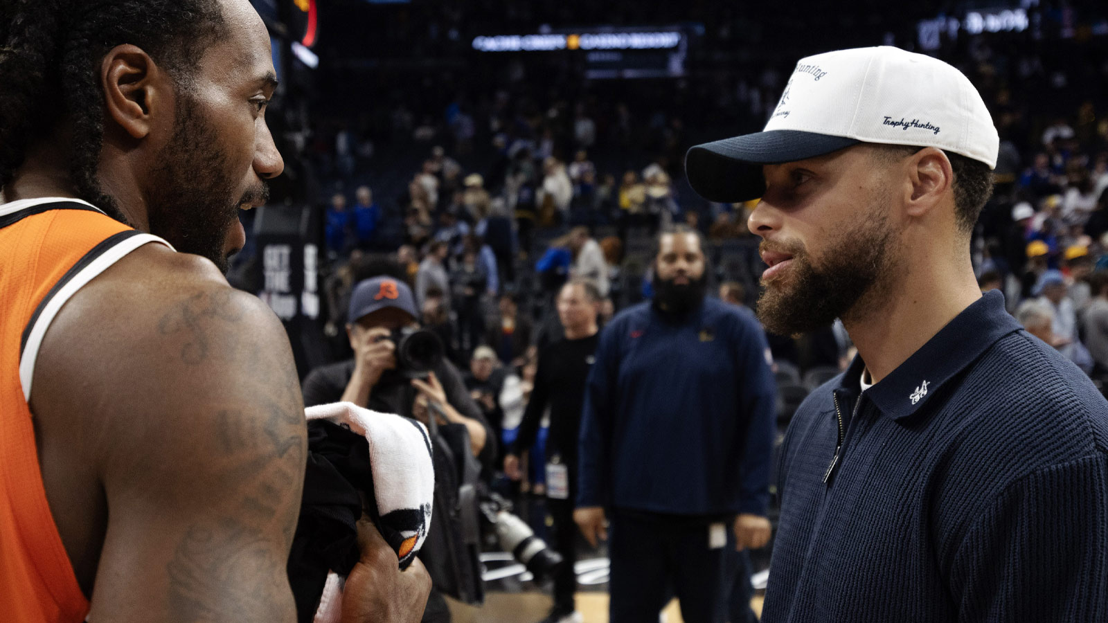 Los Angeles Clippers forward Kawhi Leonard (left) greets Golden State Warriors guard Stephen Curry (30) following their game during at Chase Center.