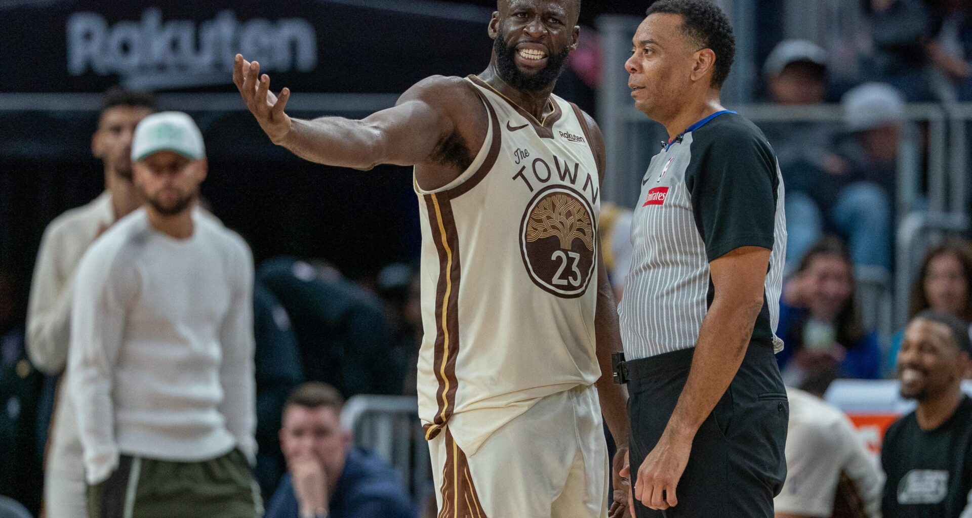 Porzingis Powers Golden State to Third Straight Win