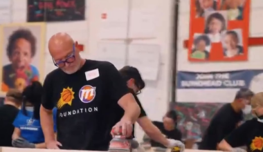 Phoenix Suns, Mercury build beds for children in need