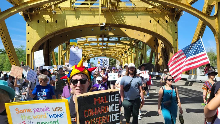 Thousands attend West Sacramento’s NO KINGS Day over the weekend – Daily Democrat