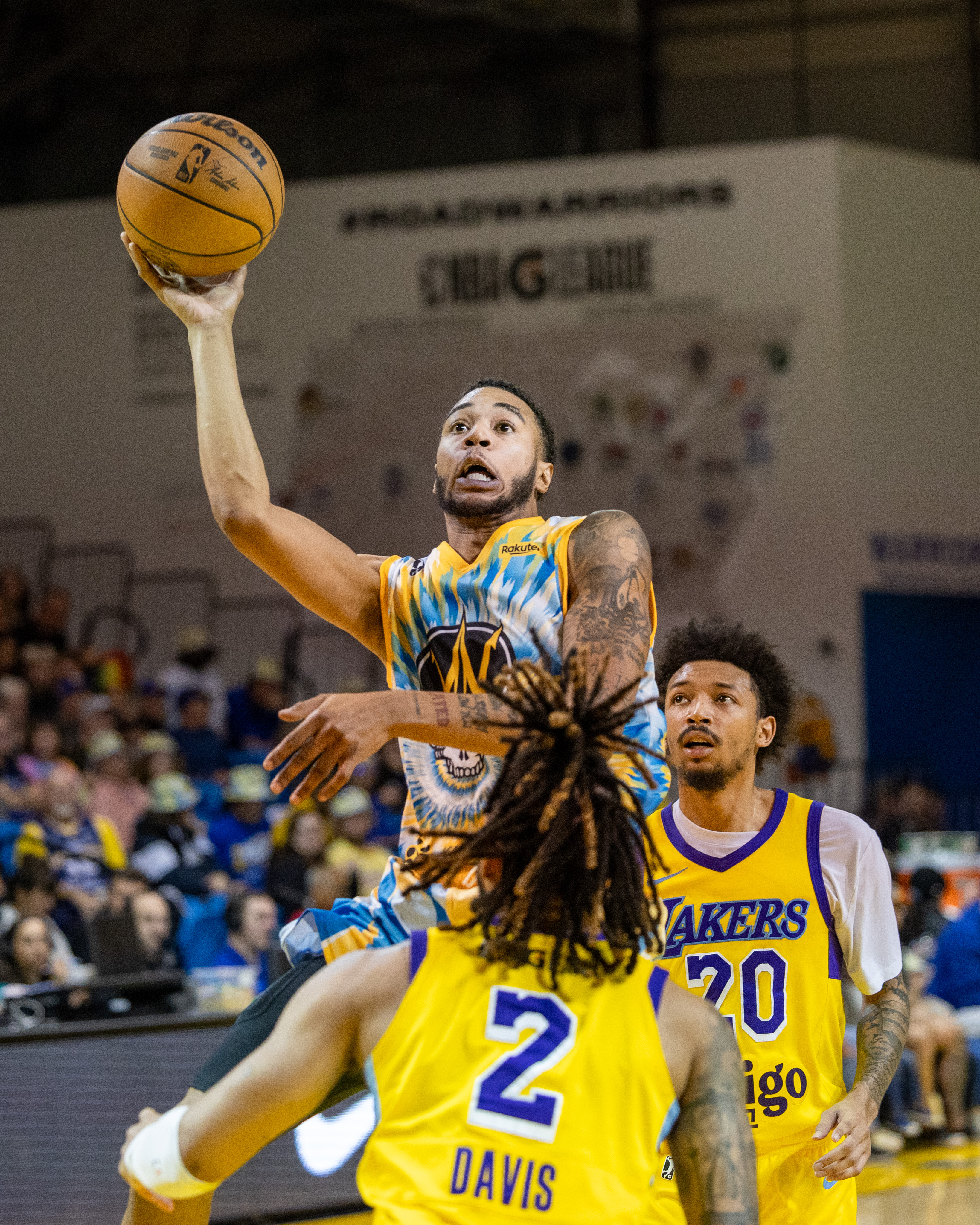 Santa Cruz Warriors guard Taevion Kinsey shoots against the South...