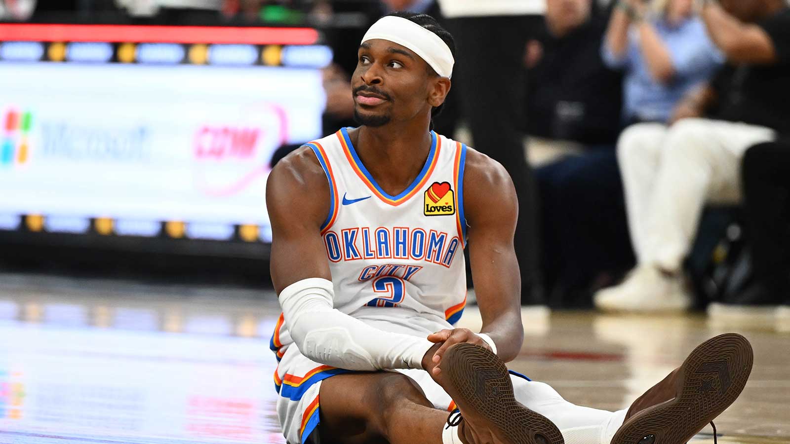 Oklahoma City Thunder guard Shai Gilgeous-Alexander (2) on the court against the Washington Wizards during the second half at Capital One Arena. 