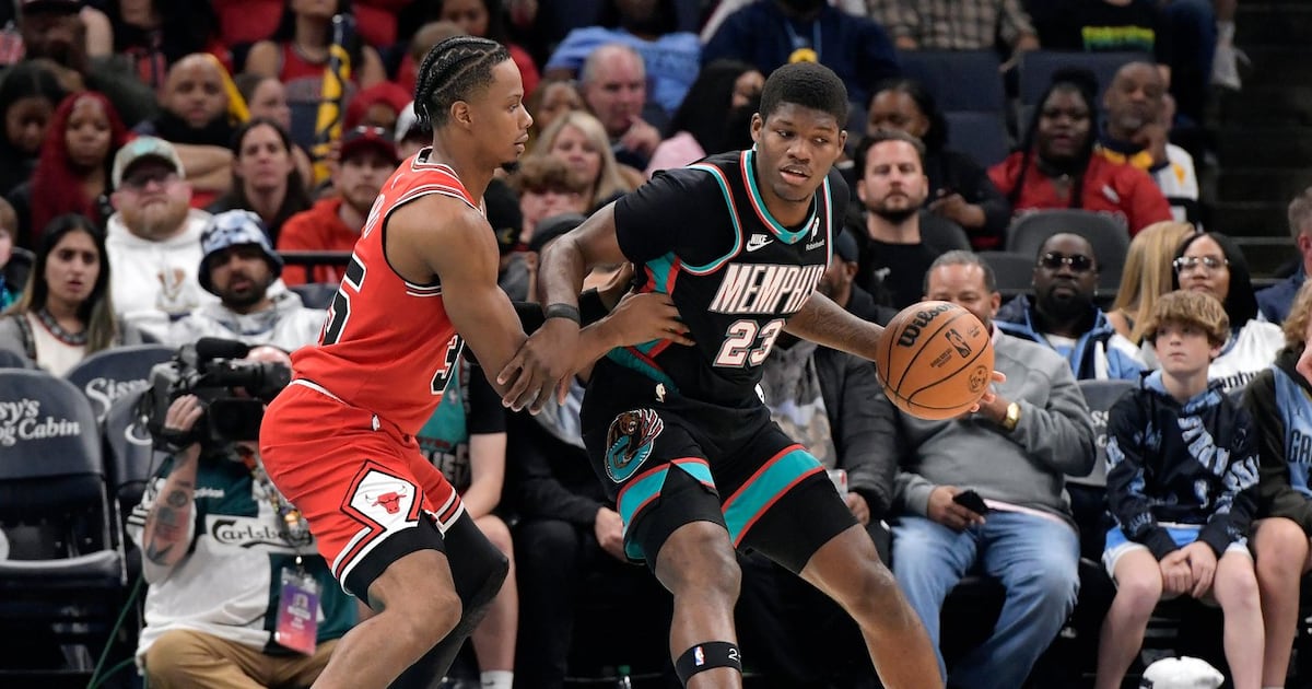 Cedic Coward scores 24 points, including key late free throws, as Memphis Grizzlies defeat Chicago Bulls