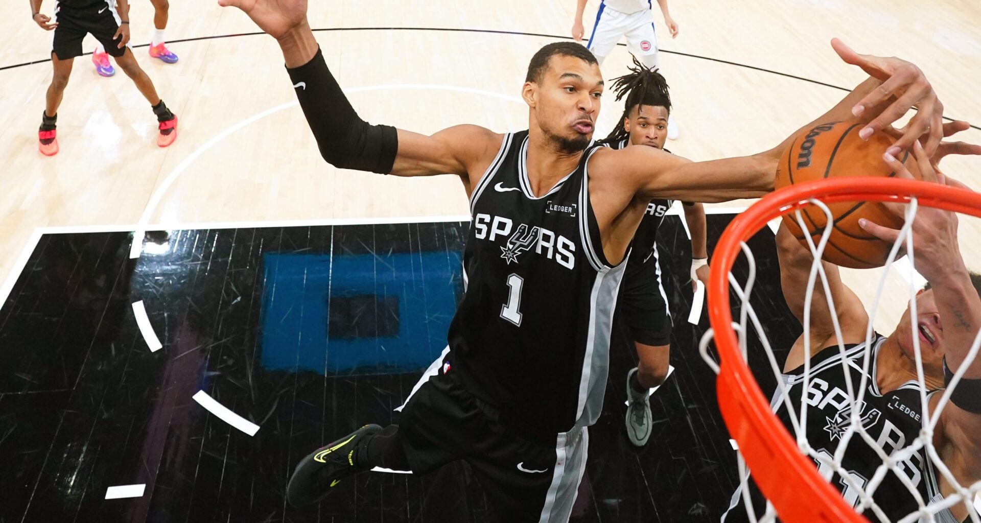 Start Time, TV Channel, & Odds