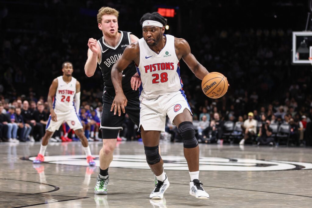 Detroit Pistons forward Isaiah Stewart (28) and Brooklyn Nets forward Danny Wolf (2) at Barclays Center.