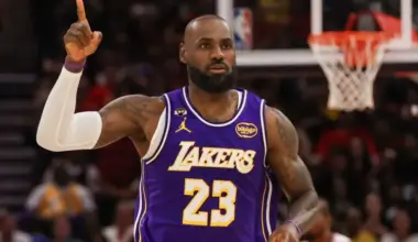 How golf might keep LeBron James with Los Angeles Lakers for another season image