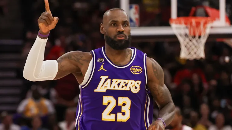 How golf might keep LeBron James with Los Angeles Lakers for another season image