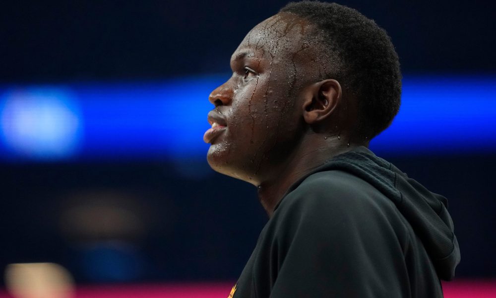 Suns center Khaman Maluach (10) warms up during a game against the Bucks at the Mortgage Matchup Center in Phoenix on March 21, 2026. Syndication: Arizona Republic