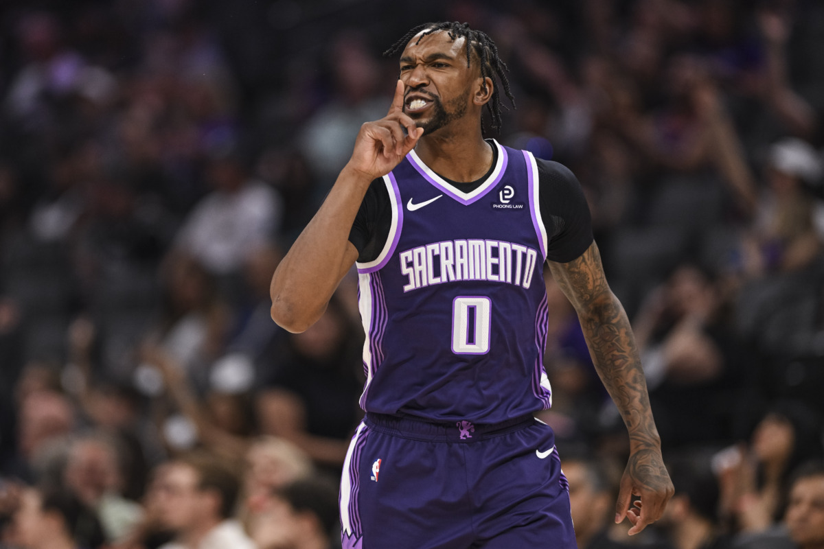 Kings win in tankoff against Nets