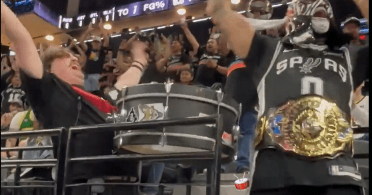 WWE's Penta Fires Up Crowd At San Antonio Spurs Game