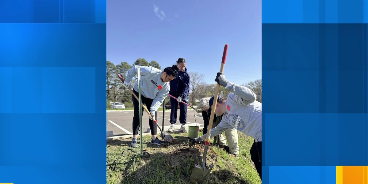 Memphis Grizzlies, Memphis Parks plant 20 oak trees at Kennedy Park