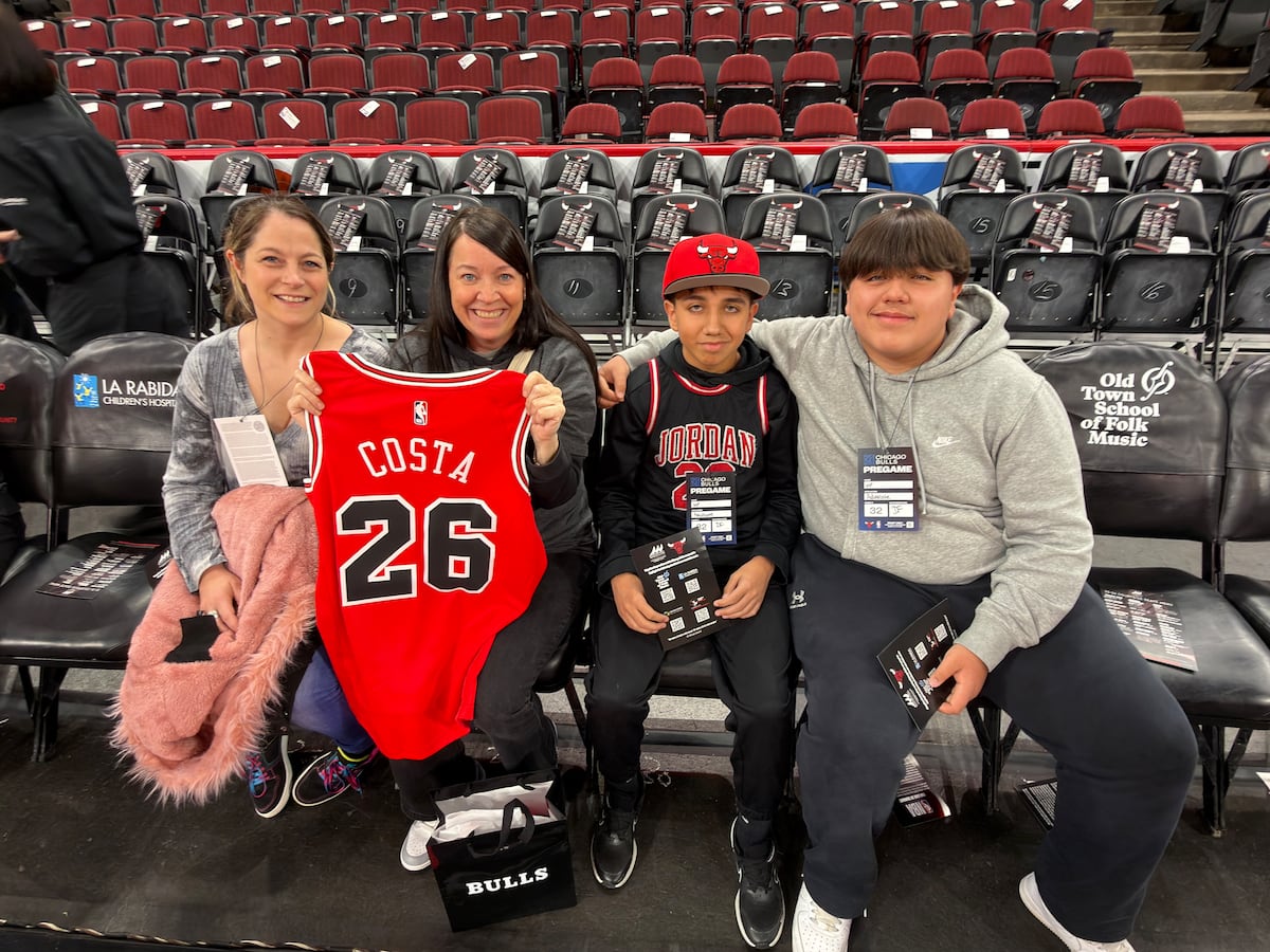 Breast cancer survivor gets VIP treatment at Bulls game – Shaw Local