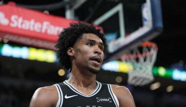 Harper scores 22, Spurs rebound from 1st loss in 12 games to romp past 76ers 131-91