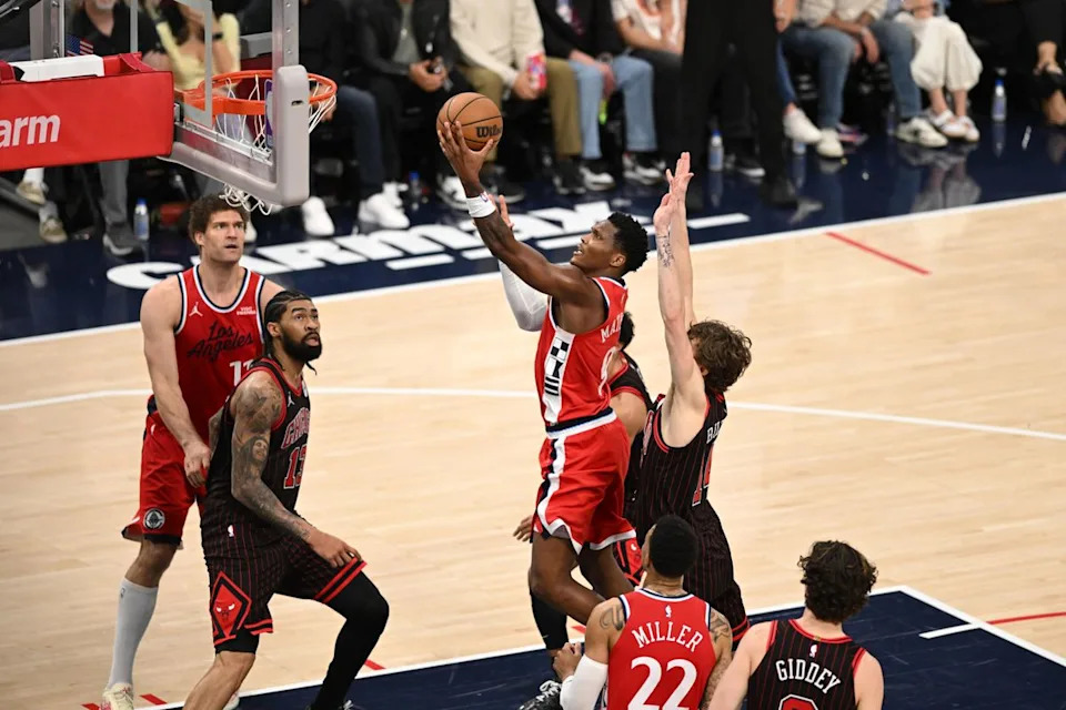 Los Angeles Clippers guard Bennedict Mathurin (9) makes a layup during a game between the Los Angeles Clippers and the Chicago Bulls on Friday, March 13, 2026 at Intuit Dome in Inglewood Calif