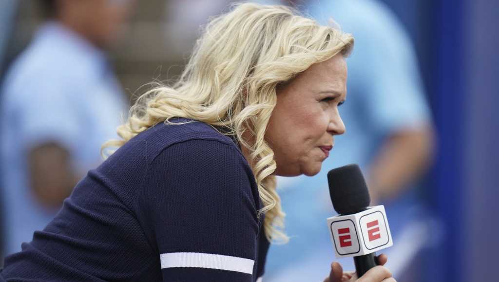 Hundreds of women, including Holly Rowe, attend business summit