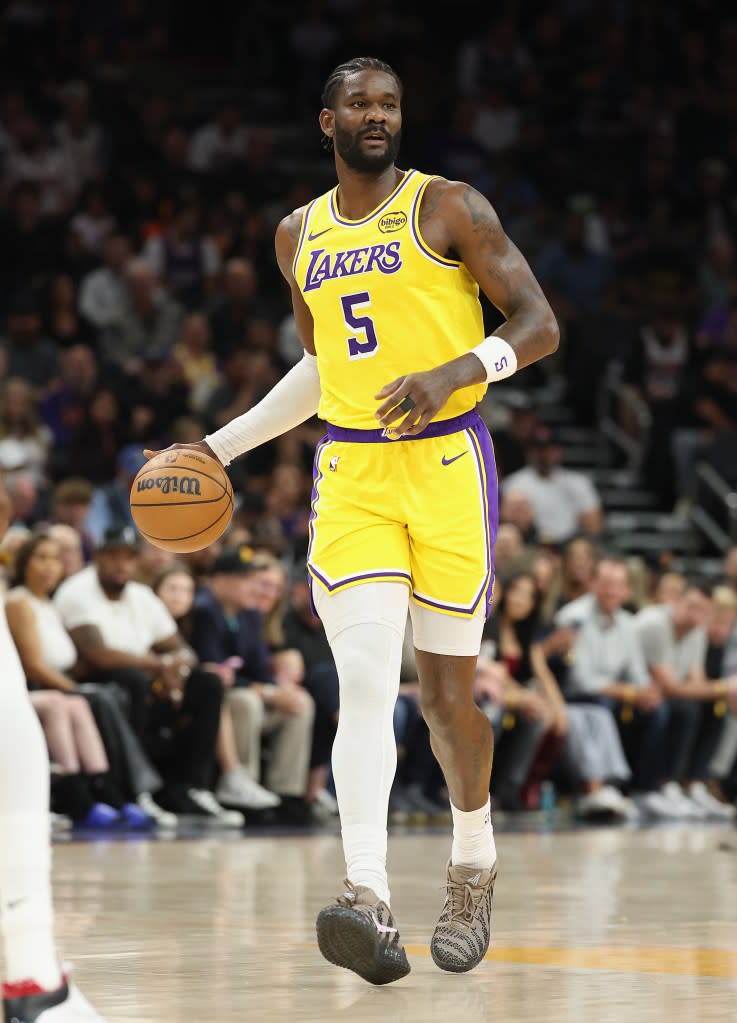 Lakers center Deandre Ayton is day to day due to left knee soreness. Getty Images