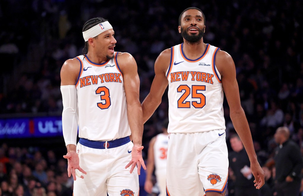 Knicks teammates Josh Hart (l.) and Mikal Bridges (r.)