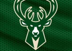 Bucks’ Antetokounmpo wants to play, team says maybe not | WTAQ News Talk | 97.5 FM · 1360 AM