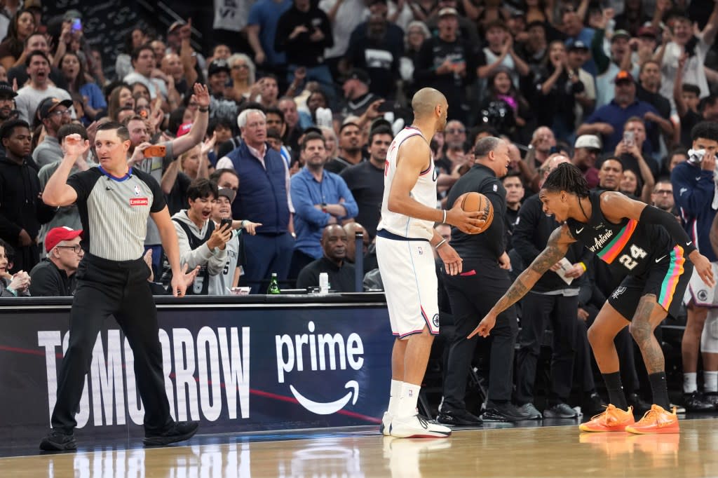 What began as a comfortable night — Los Angeles once led by 25 points — ended in one of the strangest collapses of the season, punctuated by a stunning mental error from veteran guard Nicolas Batum. Scott Wachter-Imagn Images