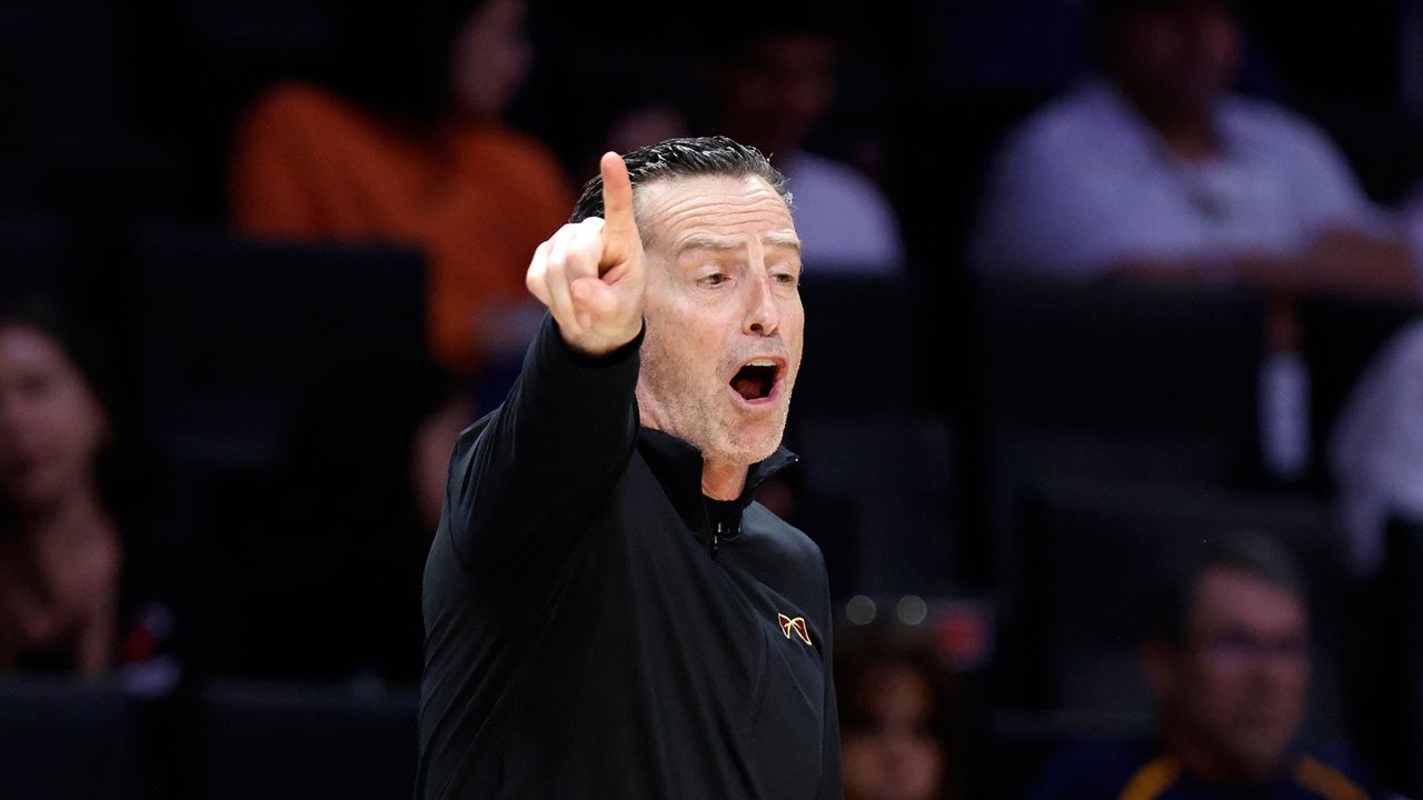 Cleveland Cavaliers center Thomas Bryant (3) dunks over Orlando Magic center Goga Bitadze (35) in the first half of an NBA basketball game in Cleveland, Tuesday, March 24, 2026. (AP Photo/Sue Ogrocki)