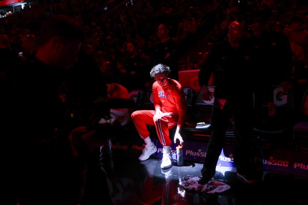 Chicago Bulls guard Josh Giddey (3) sits on the bench during player introductions before playing the Oklahoma City Thunder at the United Center March 3, 2026 in Chicago. (Armando L. Sanchez/Chicago Tribune)