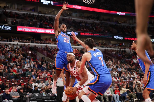 Oklahoma City Thunder guard Cason Wallace (22) guards Chicago Bulls forward Guerschon Yabusele (28) during the first quarter at the United Center March 3, 2026 in Chicago. (Armando L. Sanchez/Chicago Tribune)