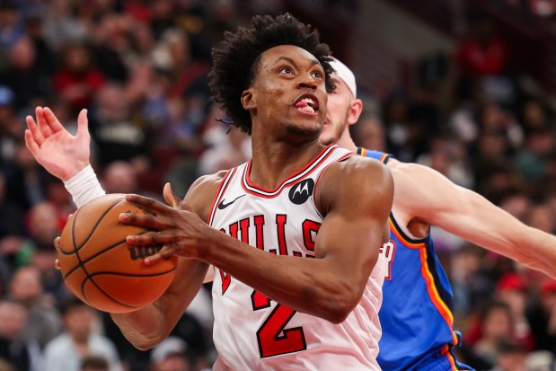 Chicago Bulls guard Collin Sexton (2) drives past Oklahoma City Thunder guard Alex Caruso (9) during the first quarter at the United Center March 3, 2026 in Chicago. (Armando L. Sanchez/Chicago Tribune)