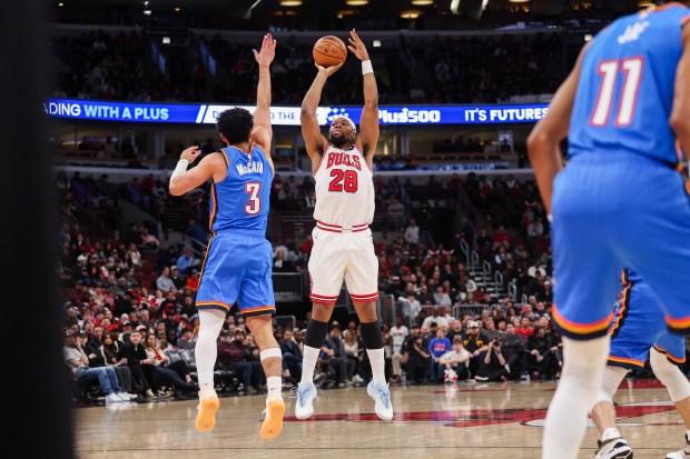 Chicago Bulls forward Guerschon Yabusele (28) shoots a three-point basket over Oklahoma City Thunder guard Jared McCain (3) during the first quarter at the United Center March 3, 2026 in Chicago. (Armando L. Sanchez/Chicago Tribune)