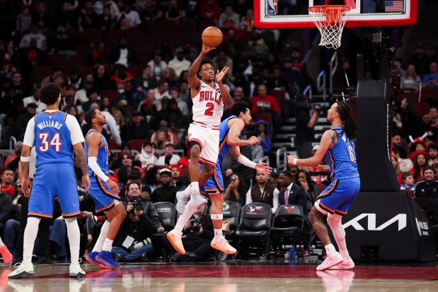 Chicago Bulls guard Collin Sexton (2) passes the ball during the fourth quarter against the Oklahoma City Thunder at the United Center March 3, 2026 in Chicago. (Armando L. Sanchez/Chicago Tribune)