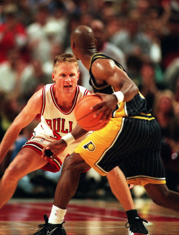 Bulls guard Steve Kerr keeps an eye on Pacers Travis Best in Game 7 of a playoff series on May 31, 1998, in Chicago. (Phil Velasquez/Chicago Tribune)