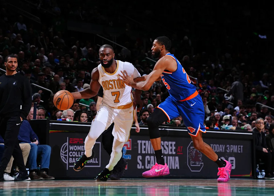 BOSTON, MA – FEBRUARY 8: Jaylen Brown #7 of the Boston Celtics drives to the basket during the game against the New York Knicks on February 8, 2026 at TD Garden in Boston, Massachusetts. NOTE TO USER: User expressly acknowledges and agrees that, by downloading and/or using this Photograph, user is consenting to the terms and conditions of the Getty Images License Agreement. Mandatory Copyright Notice: Copyright 2026 NBAE (Photo by Brian Babineau/NBAE via Getty Images) | NBAE via Getty Images