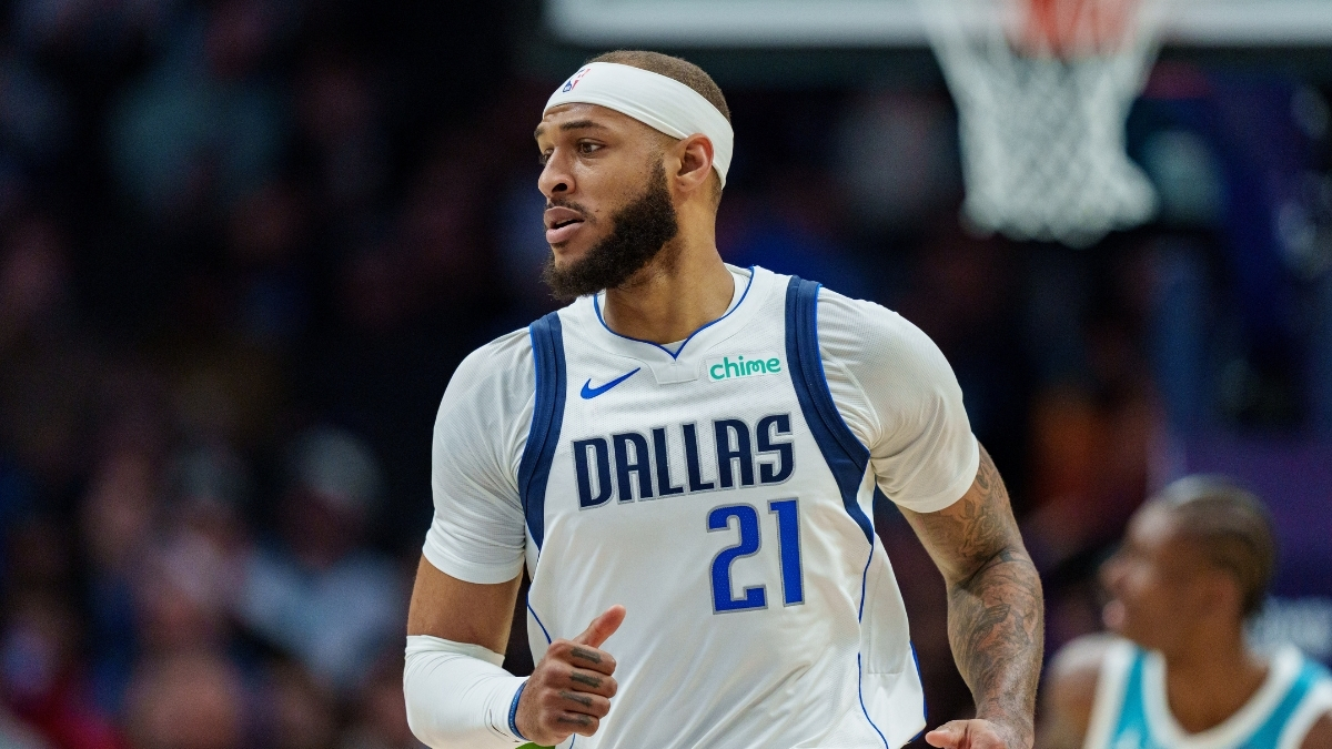 Daniel Gafford (#21) of the Dallas Mavericks during an away game against the Charlotte Hornets at Spectrum Center on March 3, 2026.