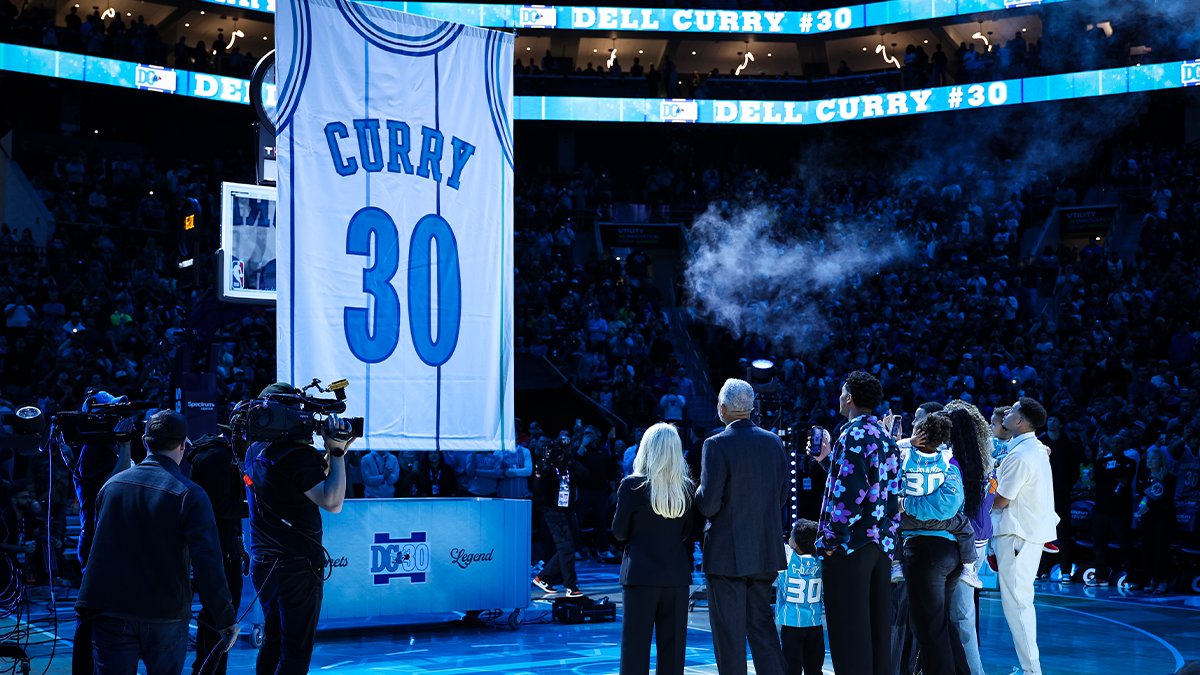 Seth Curry drops perfect Steph quip at Dell’s jersey retirement – NBC Sports Bay Area & California