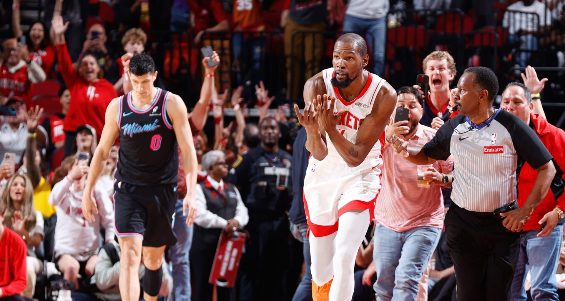 Live Updates: LeBron James, Kevin Durant make history to lead 10-game Saturday