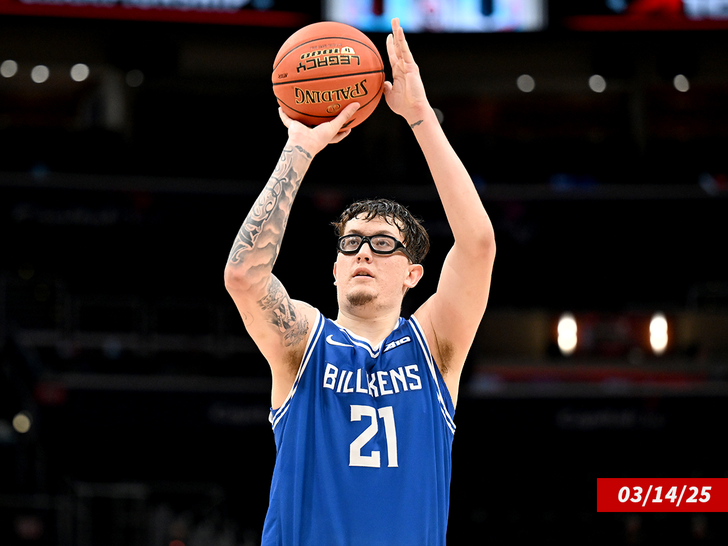 Robbie Avila sub getty 1