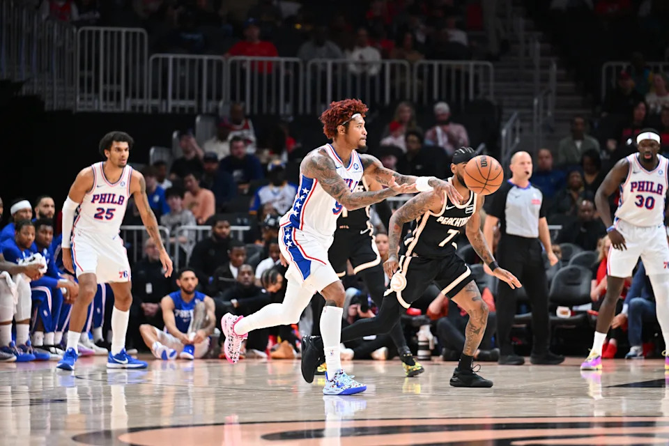 ATLANTA, GA – MARCH 7: Kelly Oubre Jr. #9 of the Philadelphia 76ers passes the ball during the game against the Atlanta Hawks on March 7, 2026 at State Farm Arena in Atlanta, Georgia. NOTE TO USER: User expressly acknowledges and agrees that, by downloading and/or using this Photograph, user is consenting to the terms and conditions of the Getty Images License Agreement. Mandatory Copyright Notice: Copyright 2026 NBAE (Photo by Adam Hagy/NBAE via Getty Images) | NBAE via Getty Images