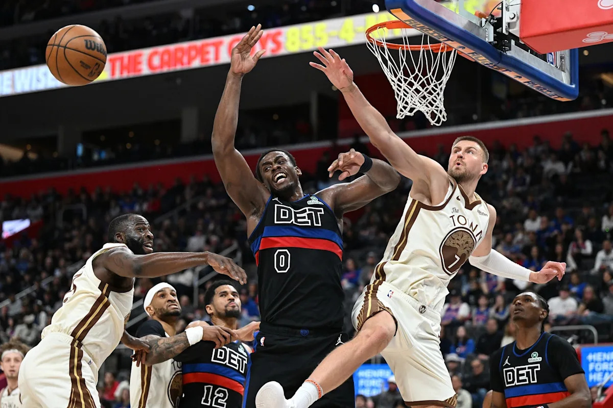 Kristaps Porzingis leaves Golden State Warriors' loss with injury