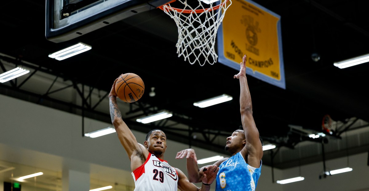 Portland Trail Blazers Sign Jayson Kent to Two Way Contract