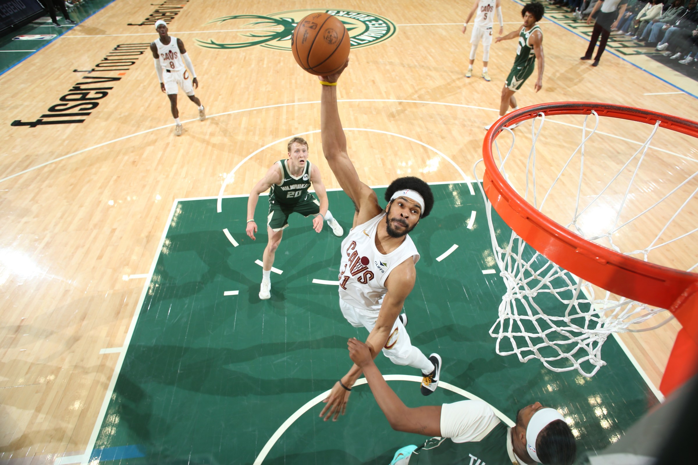 MILWAUKEE, WI - FEBRUARY 25: Jarrett Allen #31 of the Cleveland Cavaliers drives to the basket during the game against the Milwaukee Bucks on February 25, 2026 at Fiserv Forum Center in Milwaukee, Wisconsin. NOTE TO USER: User expressly acknowledges and agrees that, by downloading and or using this Photograph, user is consenting to the terms and conditions of the Getty Images License Agreement. Mandatory Copyright Notice: Copyright 2026 NBAE (Photo by Gary Dineen/NBAE via Getty Images).